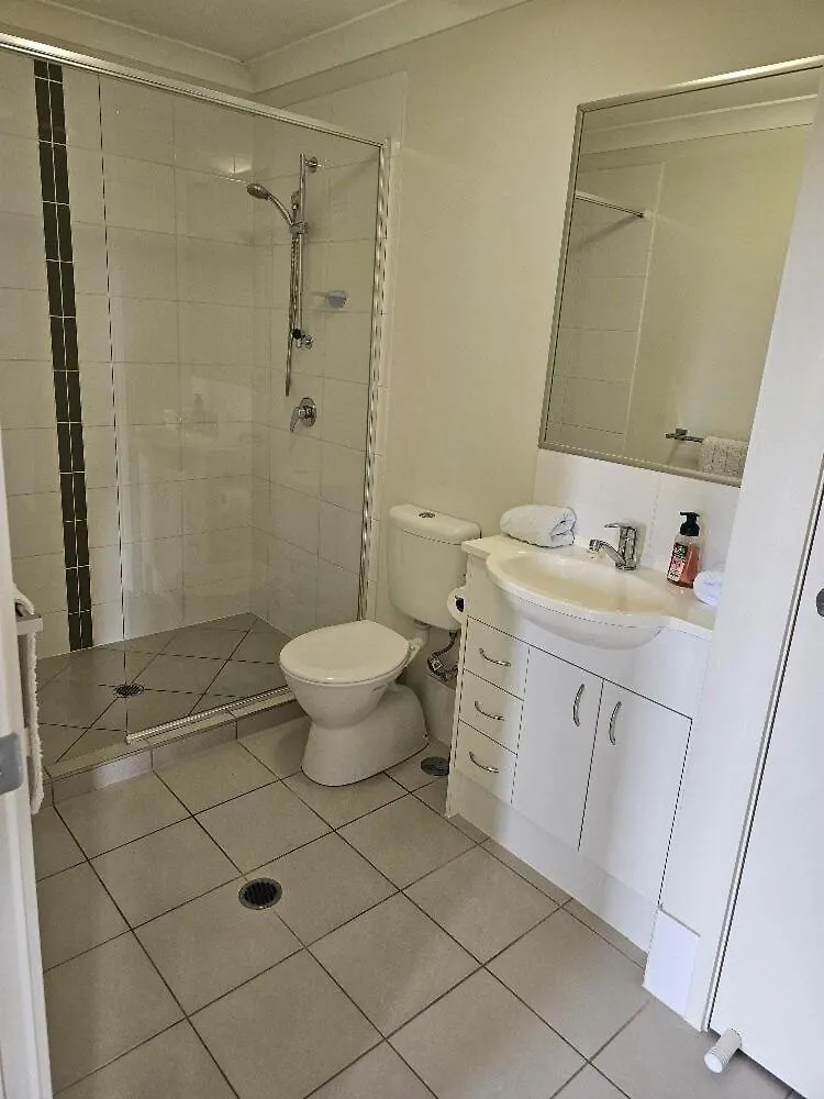 Homely Unit Next To North Lakes Appartement